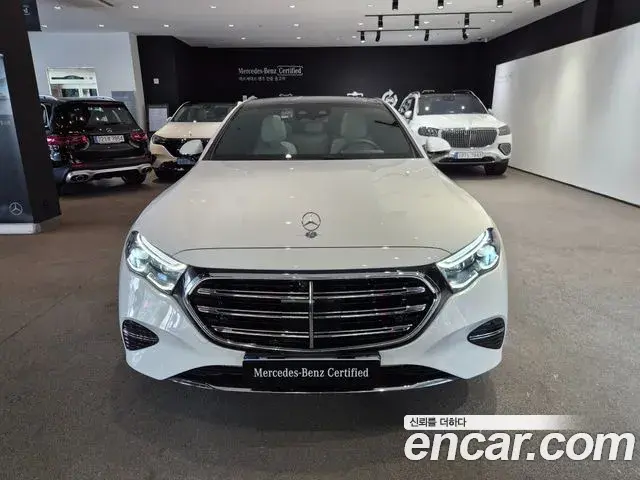 Mercedes-Benz E-Class 2026 — Photo 6/20
