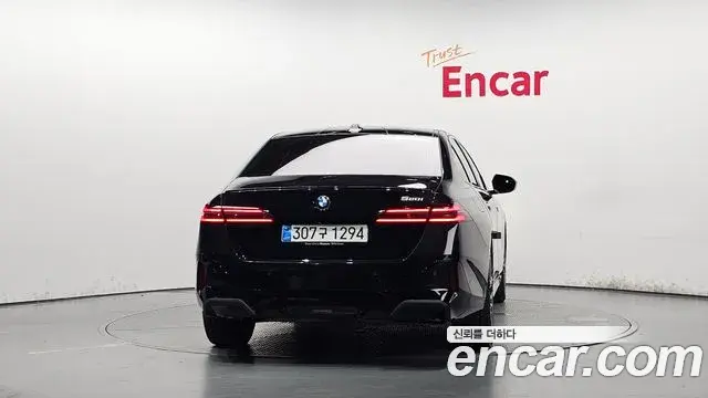BMW 5 Series 2025 — ფოტო 29/34
