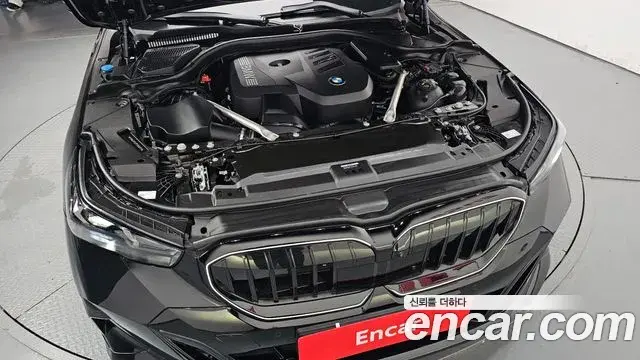 BMW 5 Series 2025 — ფოტო 30/34