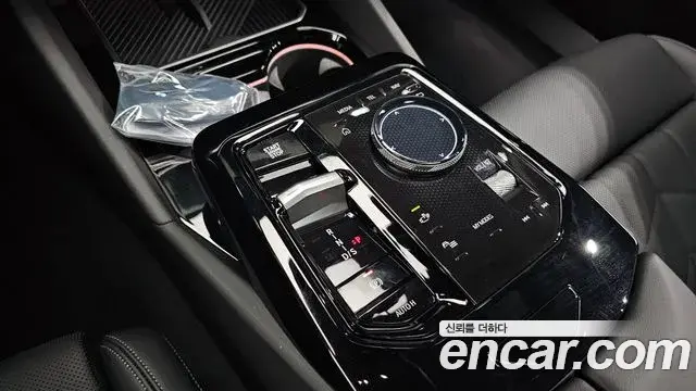 BMW 5 Series 2025 — ფოტო 21/34