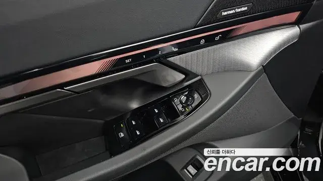 BMW 5 Series 2025 — ფოტო 31/34