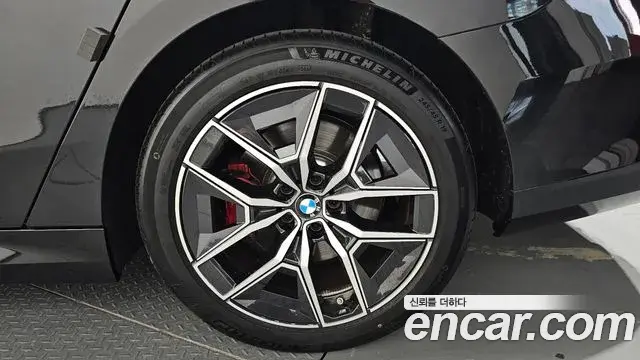 BMW 5 Series 2025 — ფოტო 15/34