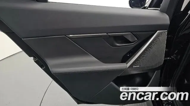 BMW 5 Series 2025 — ფოტო 20/34