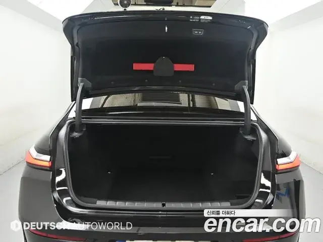 BMW 7 Series 2023 — Photo 12/20