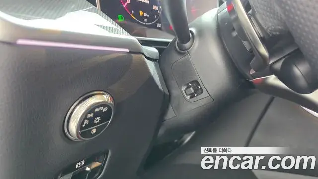 Mercedes-Benz GLC-Class 2025 — Photo 18/37