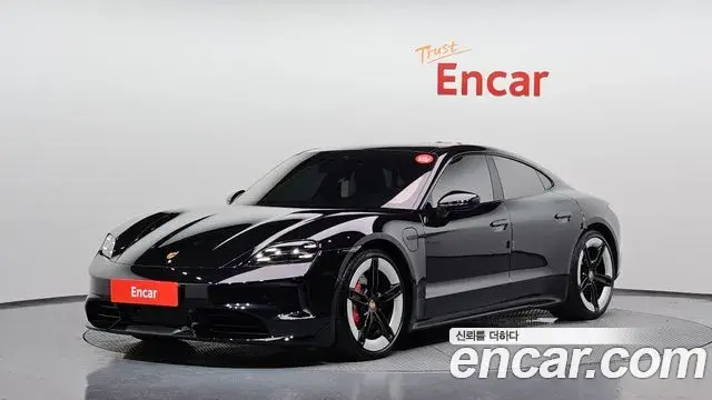 Porsche Taycan 2025 — ფოტო 29/31