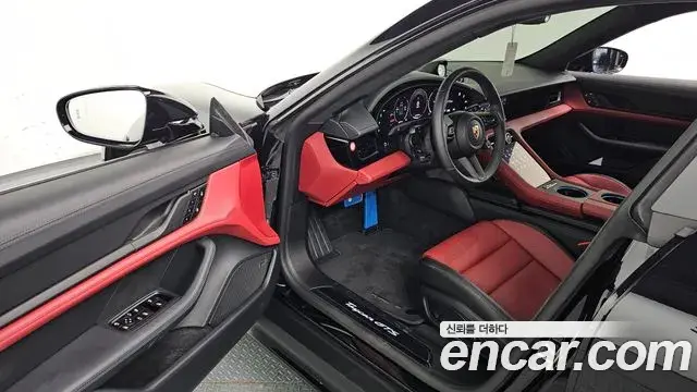 Porsche Taycan 2025 — ფოტო 30/31