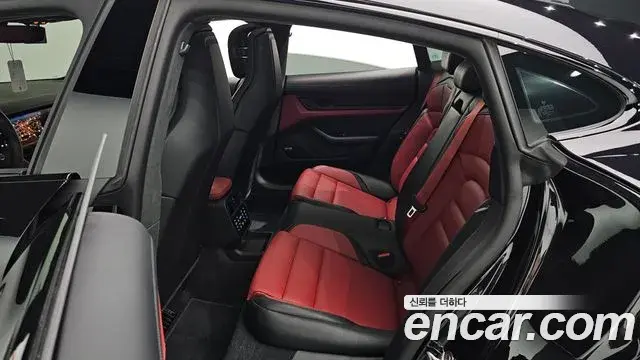 Porsche Taycan 2025 — ფოტო 4/31