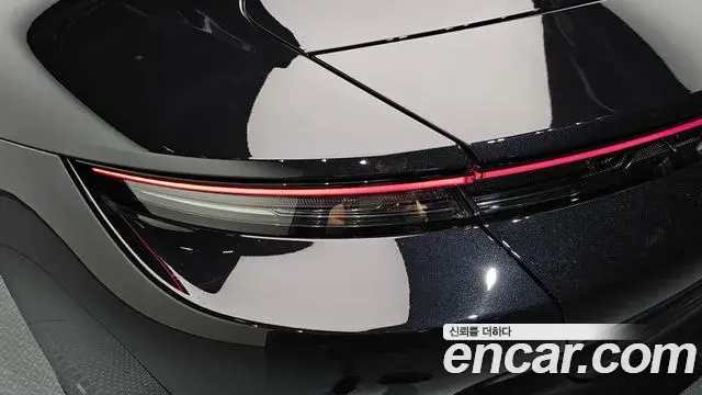 Porsche Taycan 2025 — ფოტო 18/31
