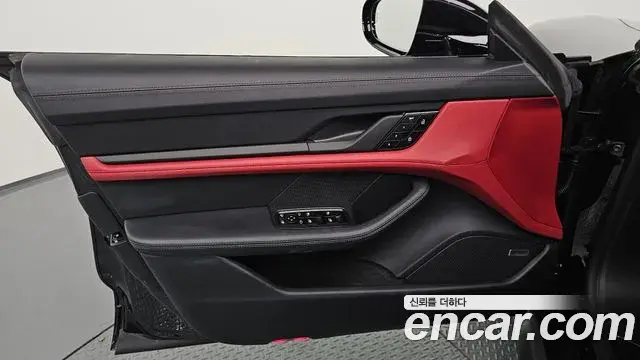 Porsche Taycan 2025 — ფოტო 7/31