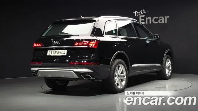 Audi Q7 2024 — ფოტო 13/20