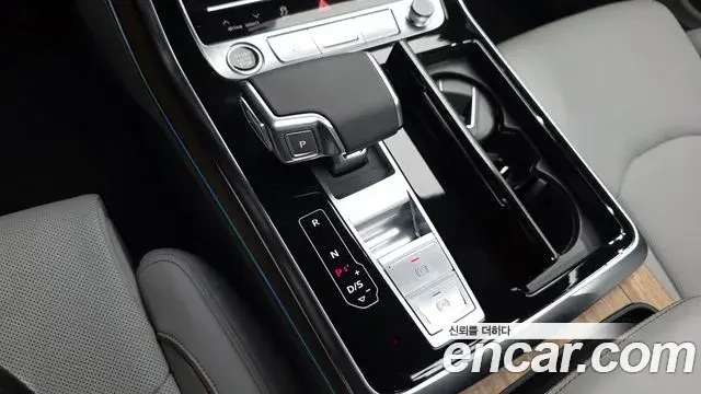 Audi Q7 2024 — ფოტო 7/20