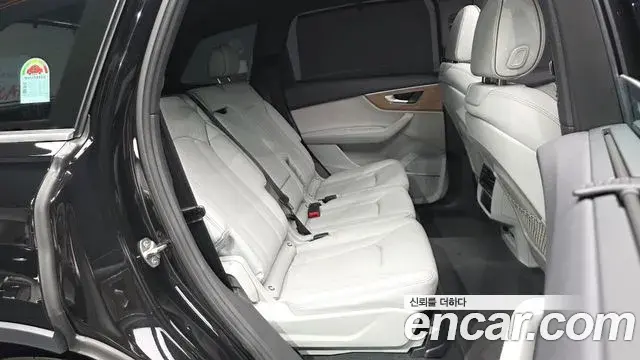 Audi Q7 2024 — ფოტო 6/20