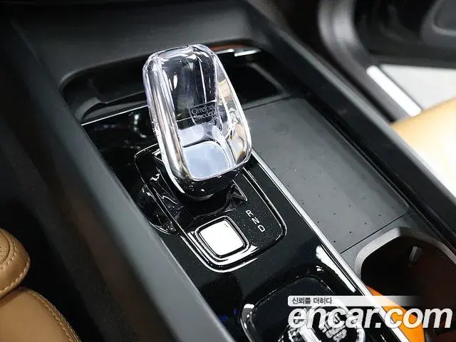 Volvo XC60 2024 — Photo 1/20