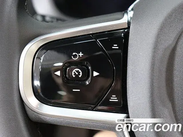 Volvo XC60 2024 — Photo 12/20