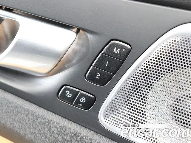 Volvo XC60 2024 — Photo 14/20