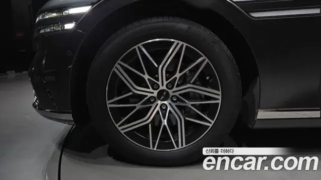 Genesis G90 2022 — ფოტო 17/31