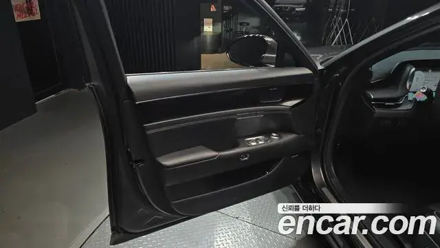 Genesis G90 2022 — ფოტო 10/31