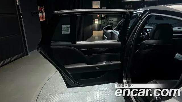 Genesis G90 2022 — ფოტო 21/31