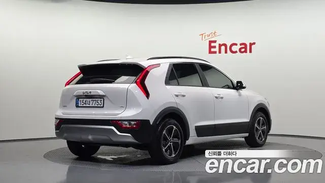 Kia Niro 2025 — Фото 1/20