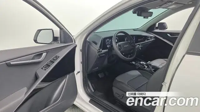 Kia Niro 2025 — Фото 8/20