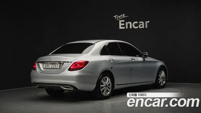 Mercedes-Benz C-Class 2019 — Şəkil 13/33