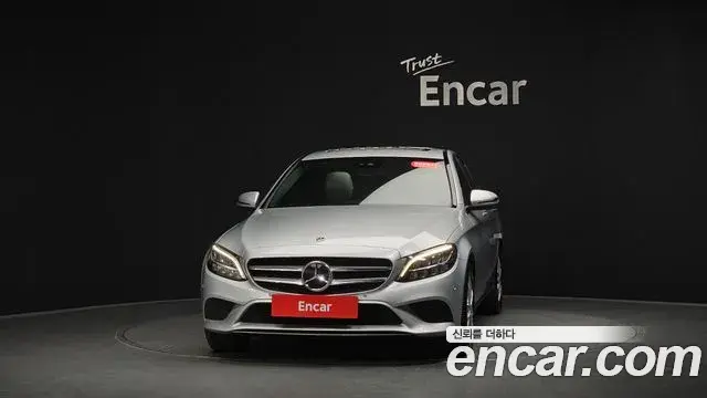 Mercedes-Benz C-Class 2019 — Şəkil 28/33