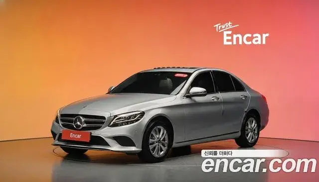 Mercedes-Benz C-Class 2019 — Şəkil 23/33