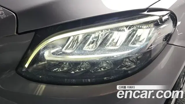 Mercedes-Benz C-Class 2019 — Şəkil 26/33