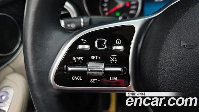 Mercedes-Benz C-Class 2019 — Şəkil 32/33