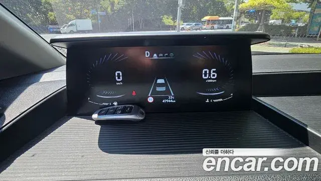 Hyundai Staria 2021 — Фото 6/20