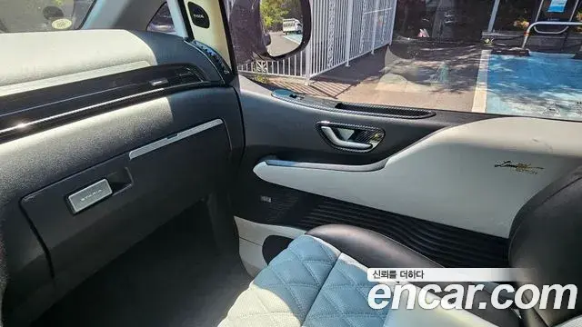 Hyundai Staria 2021 — Фото 8/20