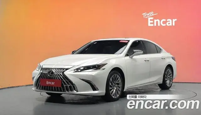 Lexus ES300h 2025 — Photo 22/30