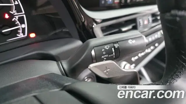 Lexus ES300h 2025 — Photo 10/30