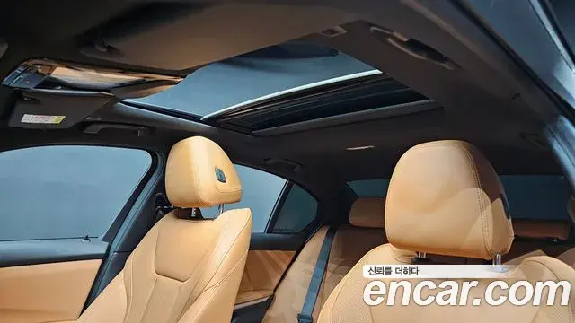 BMW 3 Series 2023 — ფოტო 2/34