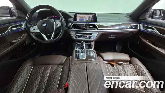 BMW 7 Series 2019 — Фото 10/20