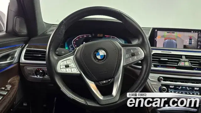 BMW 7 Series 2019 — Фото 12/20