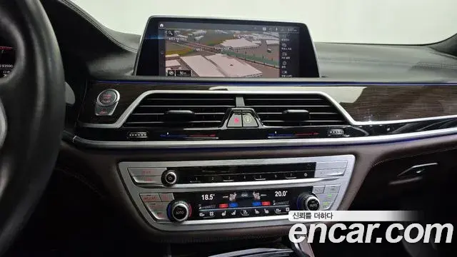 BMW 7 Series 2019 — Фото 14/20