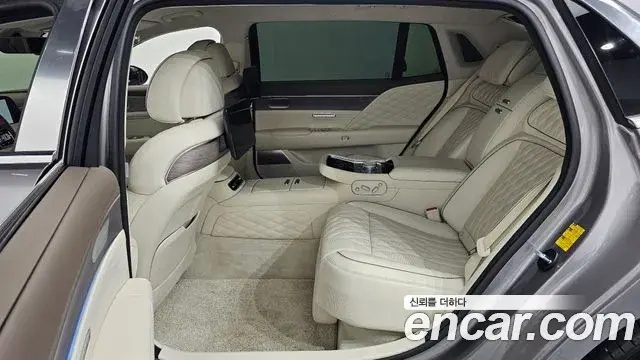 Genesis G90 2023 — Photo 12/33