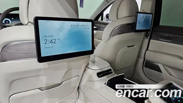 Genesis G90 2023 — Photo 29/33