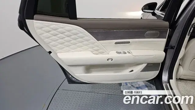Genesis G90 2023 — Photo 7/33