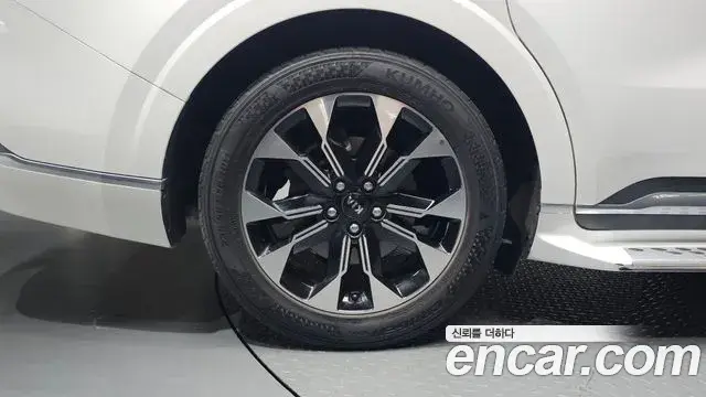 Kia Carnival 2021 — Фото 5/20