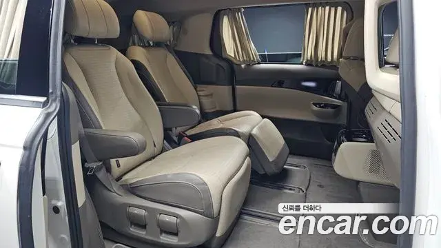 Kia Carnival 2021 — Фото 11/20