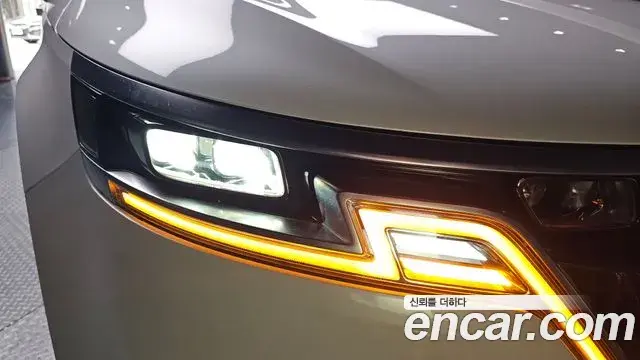 Kia Carnival 2021 — ფოტო 28/30