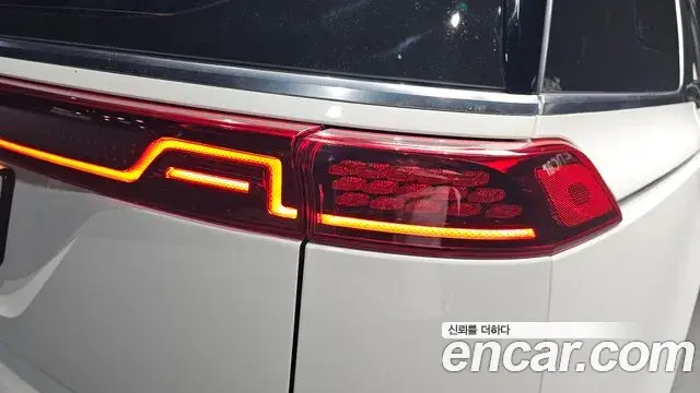 Kia Carnival 2021 — ფოტო 30/30