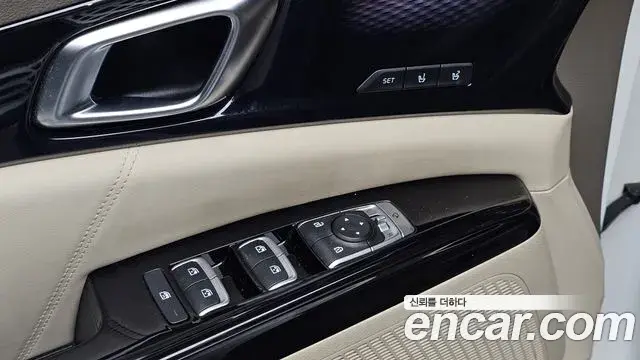 Kia Carnival 2021 — ფოტო 24/30