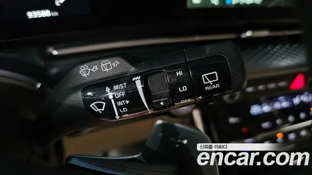 Kia Carnival 2021 — ფოტო 29/30