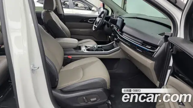 Kia Carnival 2025 — Şəkil 27/36