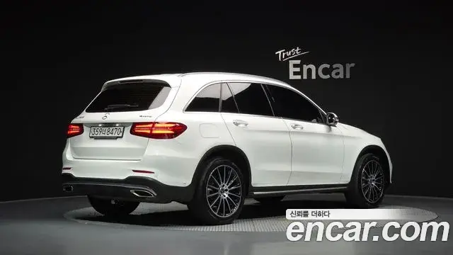 Mercedes-Benz GLC-Class 2019 — Şəkil 5/32