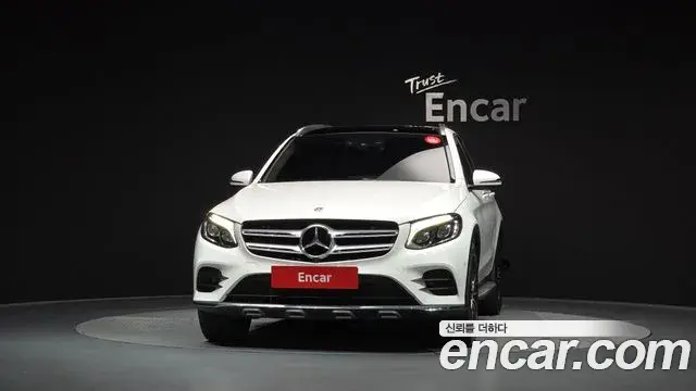 Mercedes-Benz GLC-Class 2019 — Şəkil 29/32